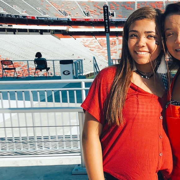 Meet your Posher, Chloe - Picture 3 of 3